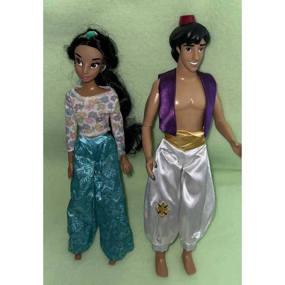 Jasmine & Aladdin Disney Store Original Dolls(6/b58)